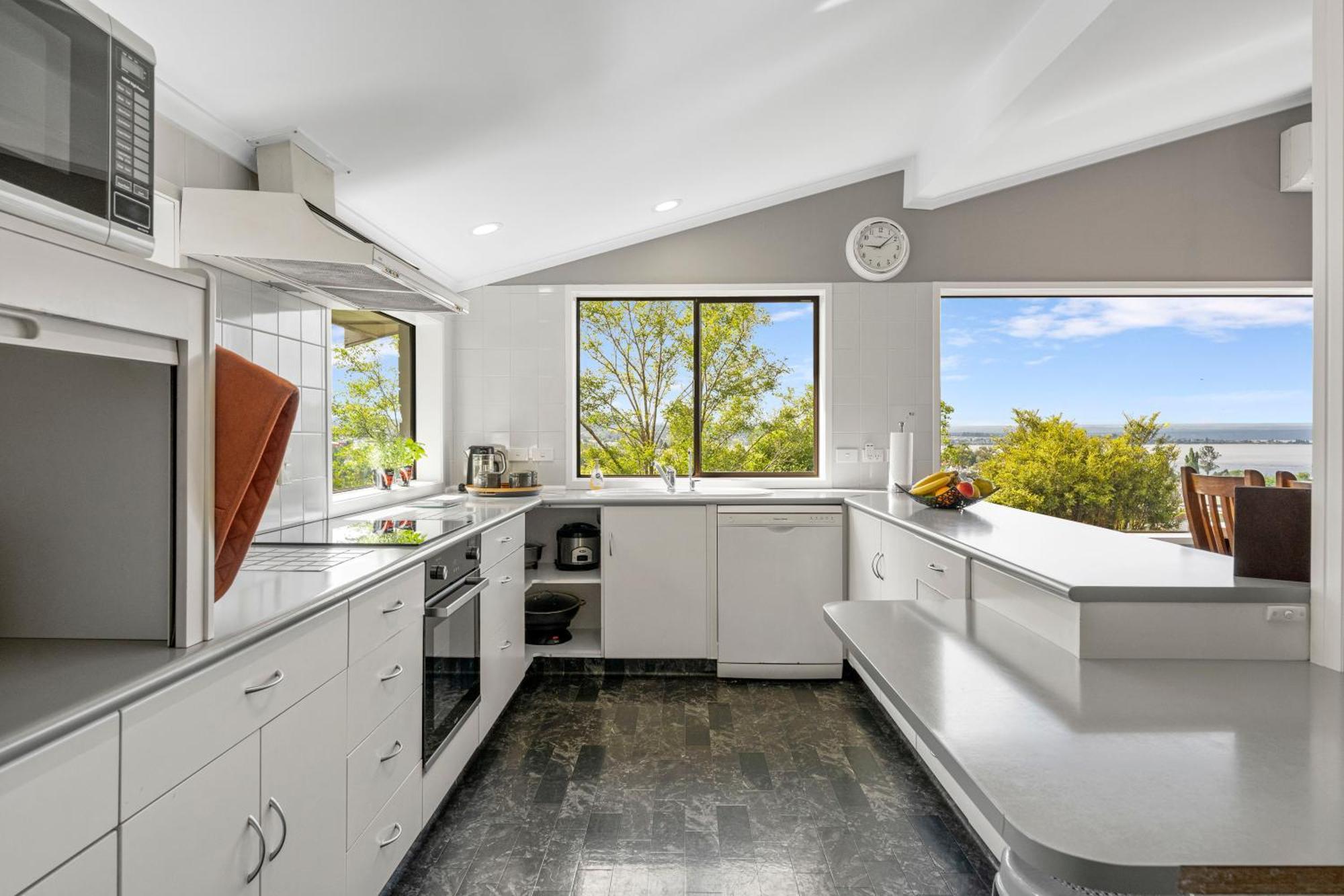 Ngaio Views - Lake Taupo Holiday Home エクステリア 写真